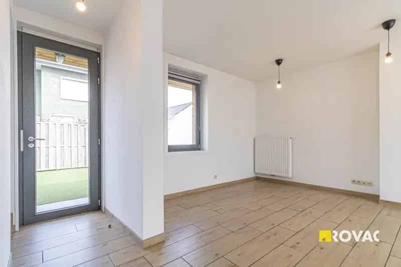 Gerenoveerde Hoekwoning 2 Slaapkamers Emelgem
