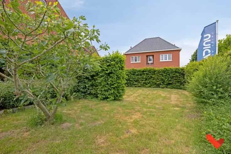 Huis Te Koop Bekkevoort: Gezinswoning met Bouwgrond