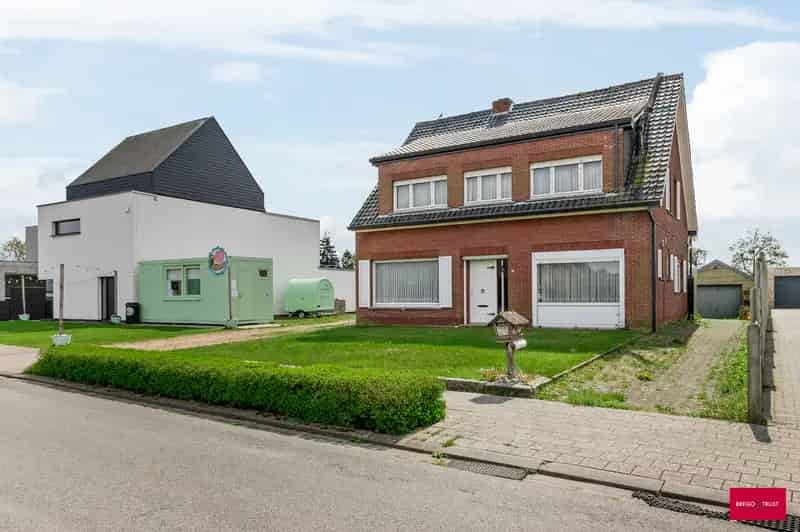 Te renoveren gezinswoning 4 slaapkamers Witgoor-Dessel