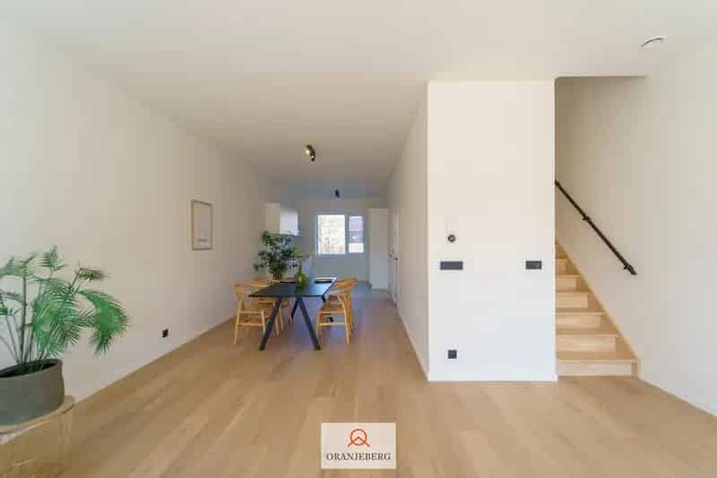 Nieuwbouwwoning 3 slaapkamers tuin water groene oase