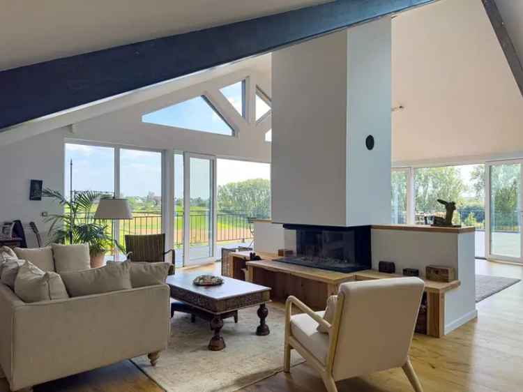Huis te koop met paardenstallen op 6ha in Overijse