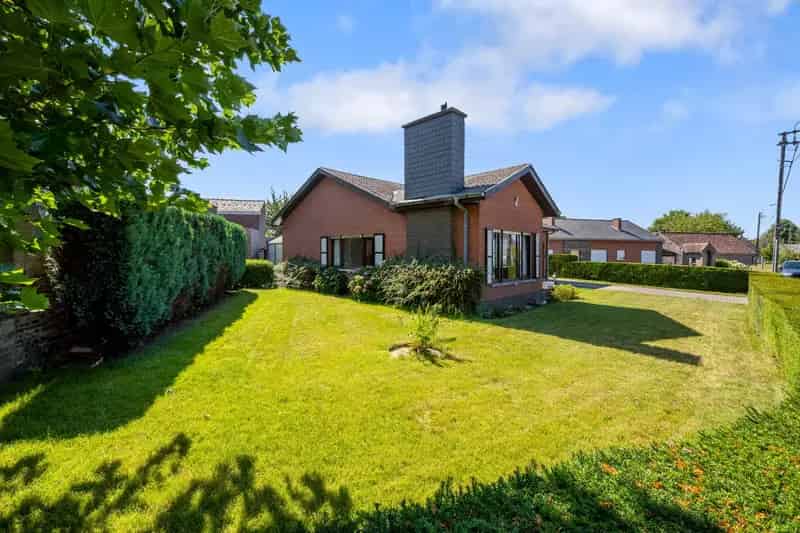 BOTTELARE: te renoveren woning met zuidwest gerichte tuin
