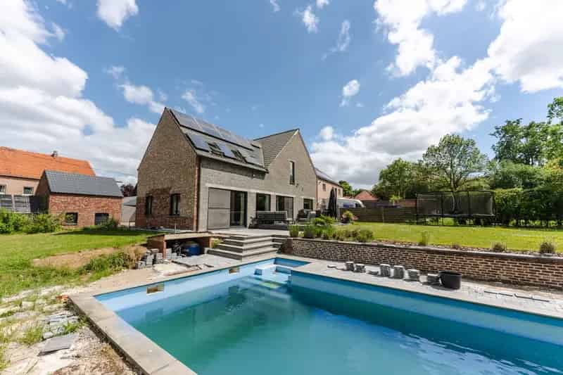 Huis te koop Tielt-Winge: 5 slaapkamers, zwembad, 315m²