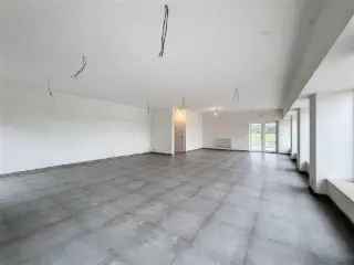 Handelspand te Huur Tongrinne - Ruime Kantoren Showroom