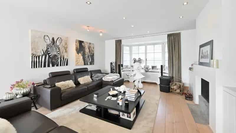 Luxe Villa te Koop: 7 slaapkamers, binnenzwembad en wellness