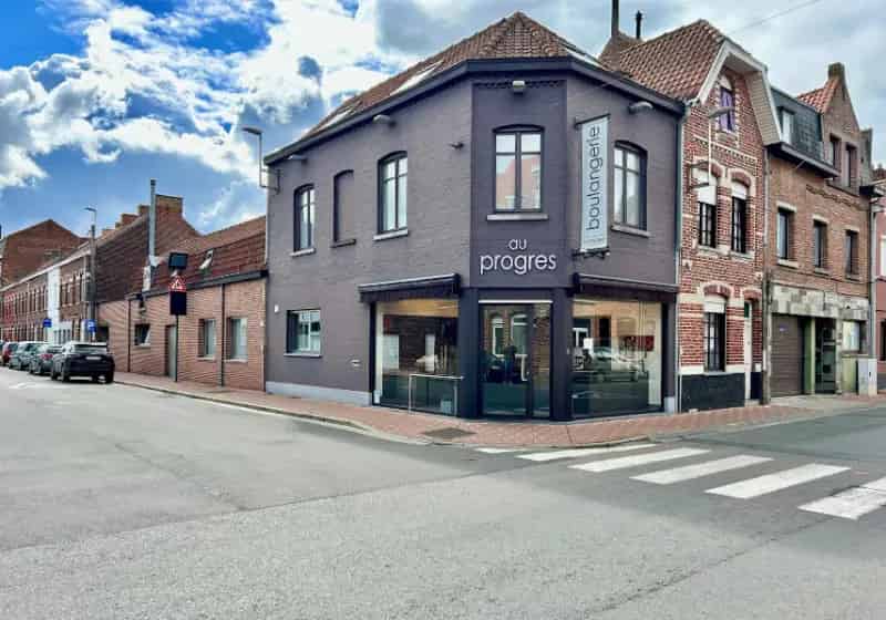 Huis te huur: Instapklaar handelshuis met 4 slaapkamers en werkplaats