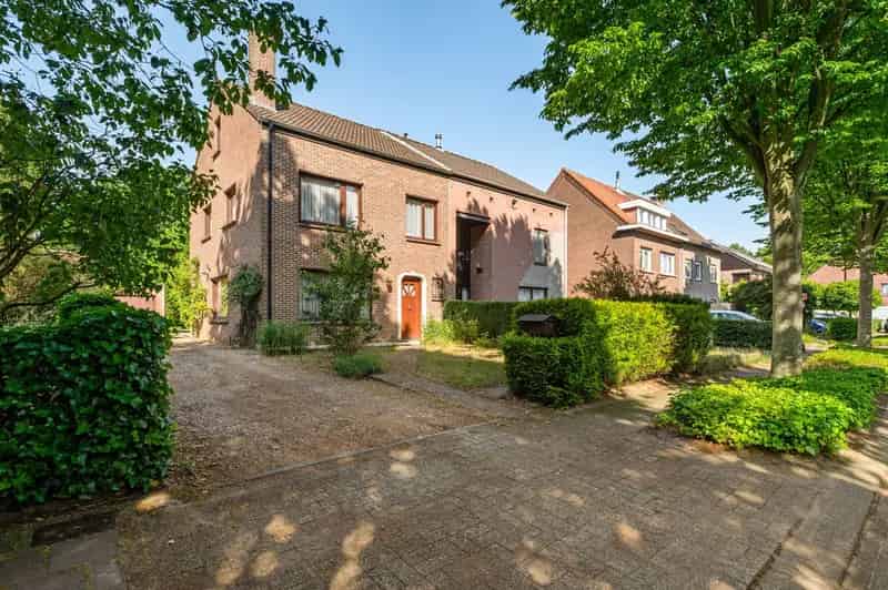 Te renoveren woning Brasschaat 2 3 slaapkamers tuin garage