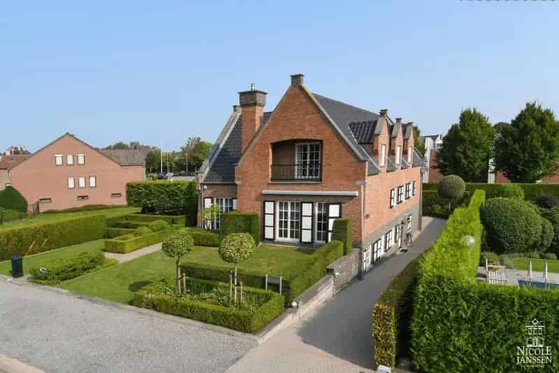 Statige villa met multifunctionele ruimte