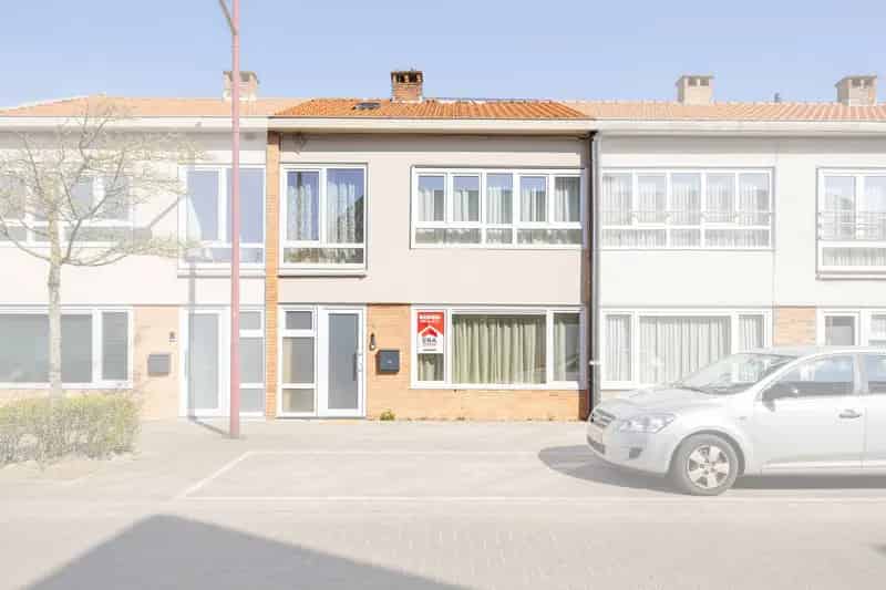 Huis te Koop Oostende: Gerenoveerde woning 2 slaapkamers