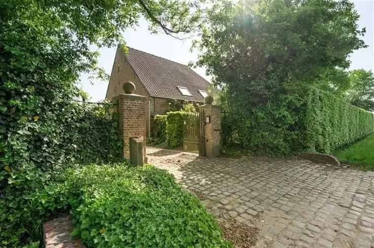 Huis Te Koop Broechem: Charmante Hoeve 2645m2