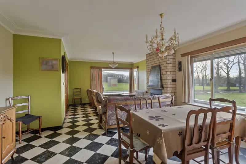 Huis te huur: Grote woning met tuin nabij E313