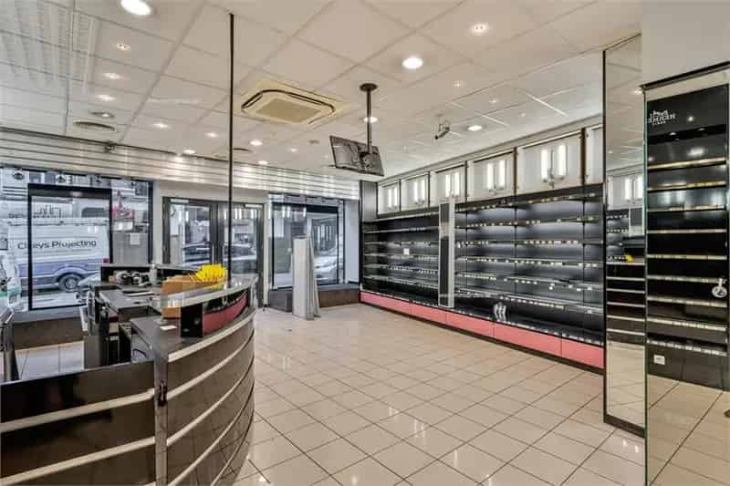 Handelspand te koop Geraardsbergen: 170m² winkelruimte te renoveren