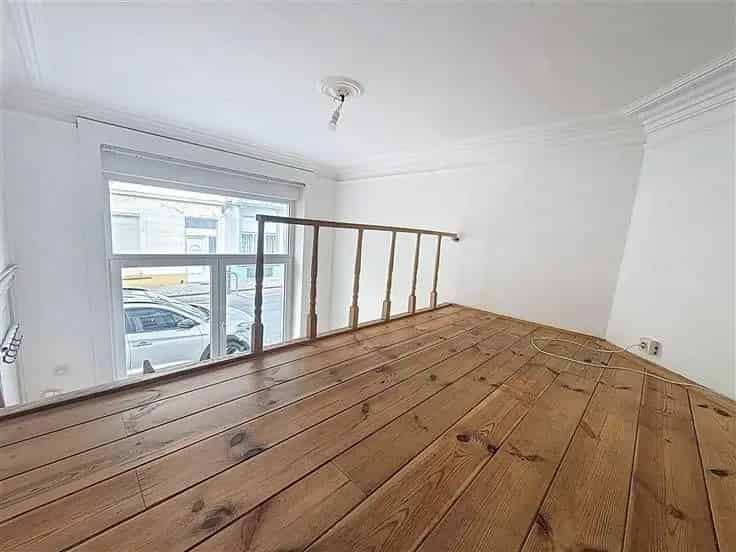 Appartementsblok Te Koop Nabij Place Colignon