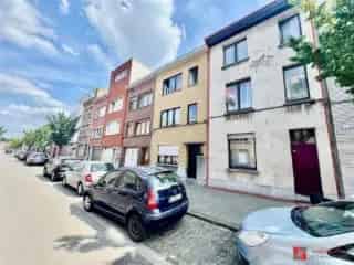 Huis te Koop Wilrijk 5 Slaapkamers Grote Tuin