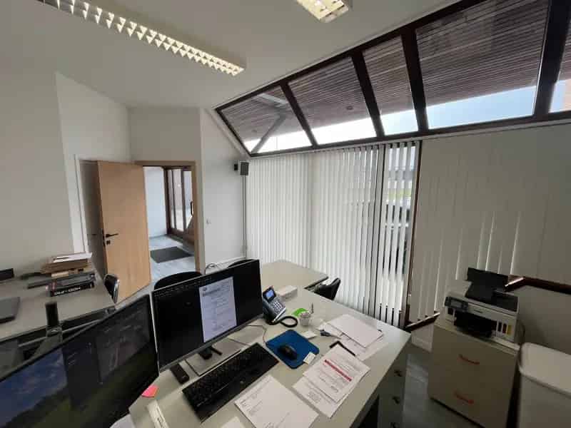 Bedrijfsgebouw met Woning Te Koop