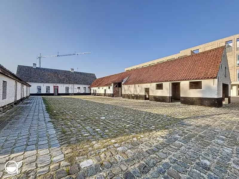 Recent verbouwde hoevewoning Zwijnaarde