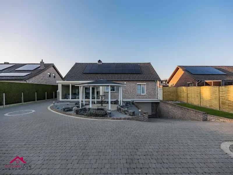 Charmante Vrijstaande Woning te Koop