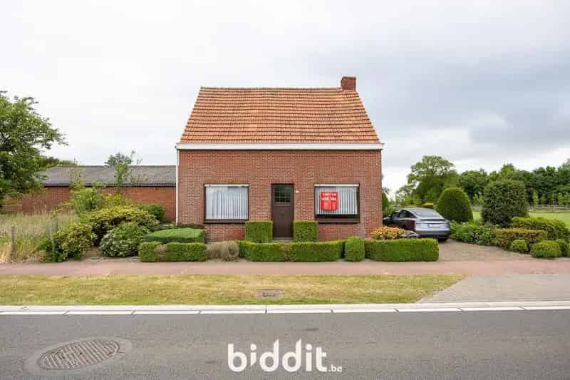 Te renoveren woning met weiland en functiewijziging