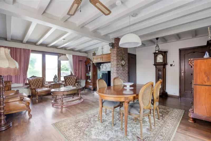 Huis te huur Maaseik: 4 slaapkamers, ruime tuin en garage