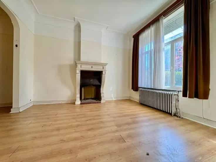 Huis Te Koop 4 slaapkamers te renoveren Brussel