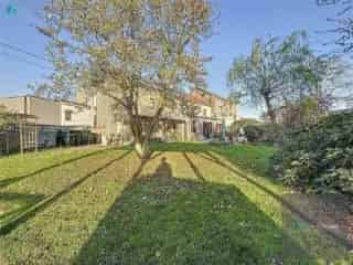 Huis te koop Frasnes-lez-Gosselies 285m² met praktijk