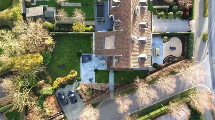 Stijlvolle Koppelvilla met Ruime Tuin te Koop