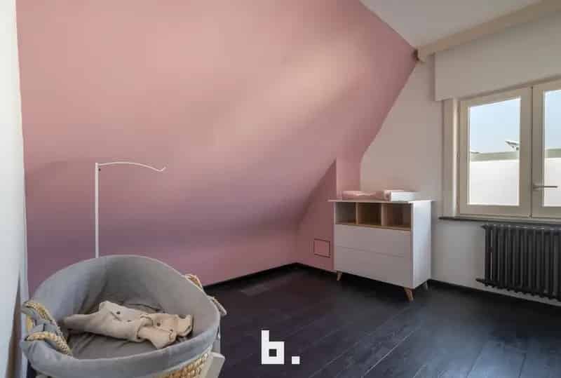 Villa met Loods te Damme Sijsele