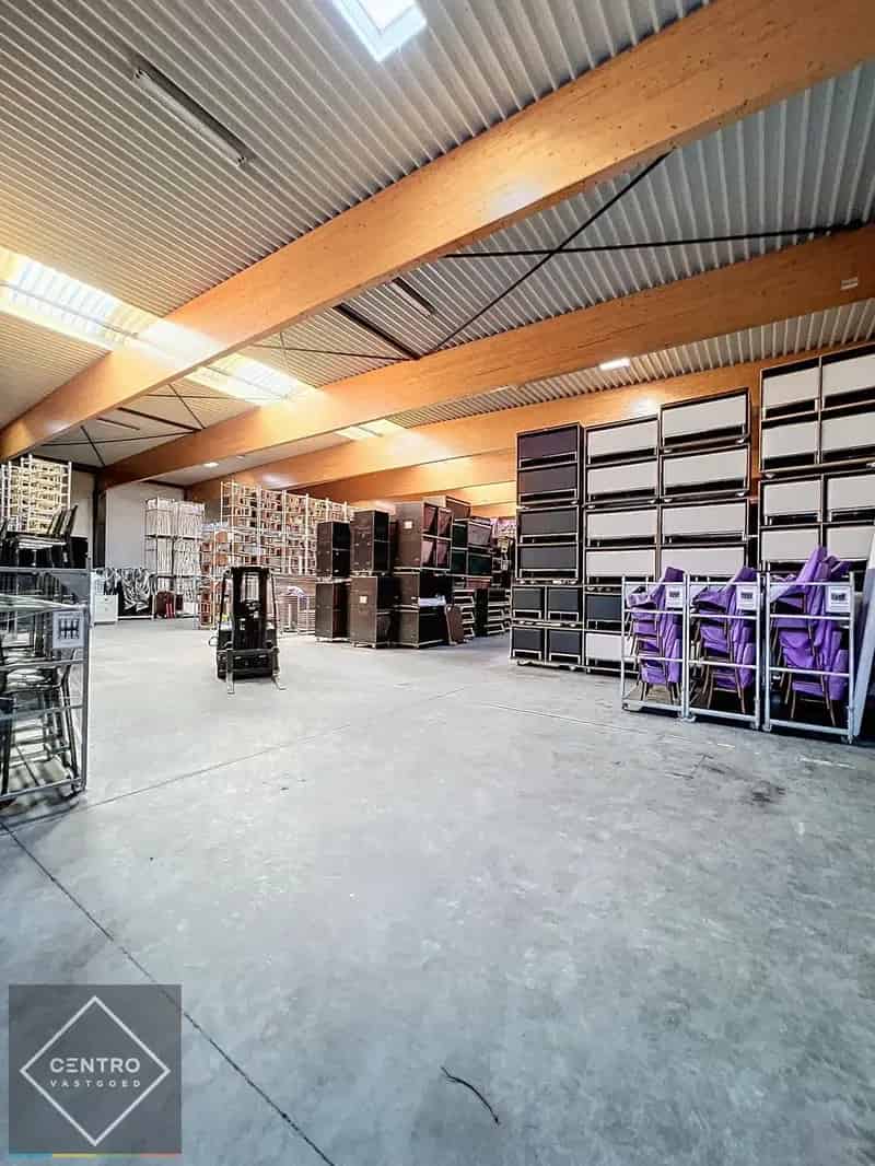 Opslagplaats te Roeselare 2000m² 7m hoogte