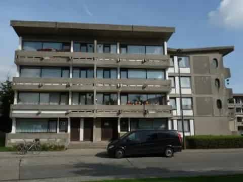 24 Appartementen 1 Slaapkamer 4 Verdiepingen 1972