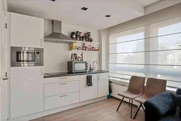 Appartement te koop Antwerpen: 1 slaapkamer, oostgericht terras