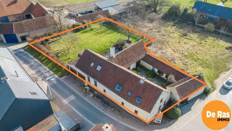 Vierkantshoeve te koop in Aaigem