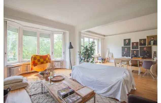 Huur 3 slaapkamer appartement van 170 m² in Brussels