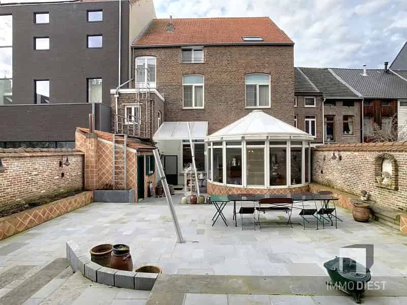Exclusieve Belegging: Statige Herenwoning met Huurinkomsten