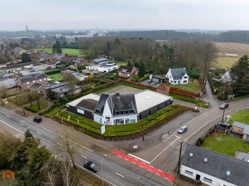 Handelspand op toplocatie met grote visibiliteit en veelzijdige mogelijkheden (1030m2)