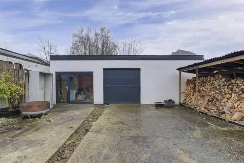 Huis te huur Schoten: Instapklare woning met magazijn 140m²