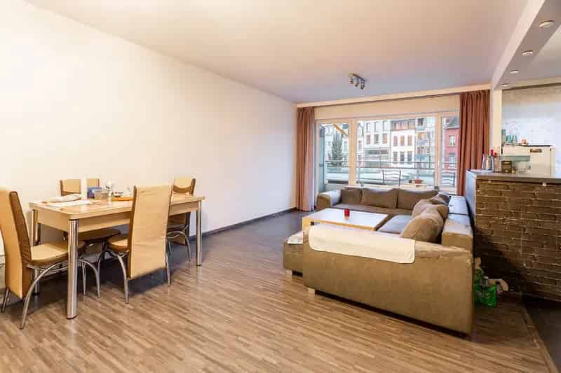 Te huur: Licht Appartement 2 slaapkamers Terras Centrale Locatie