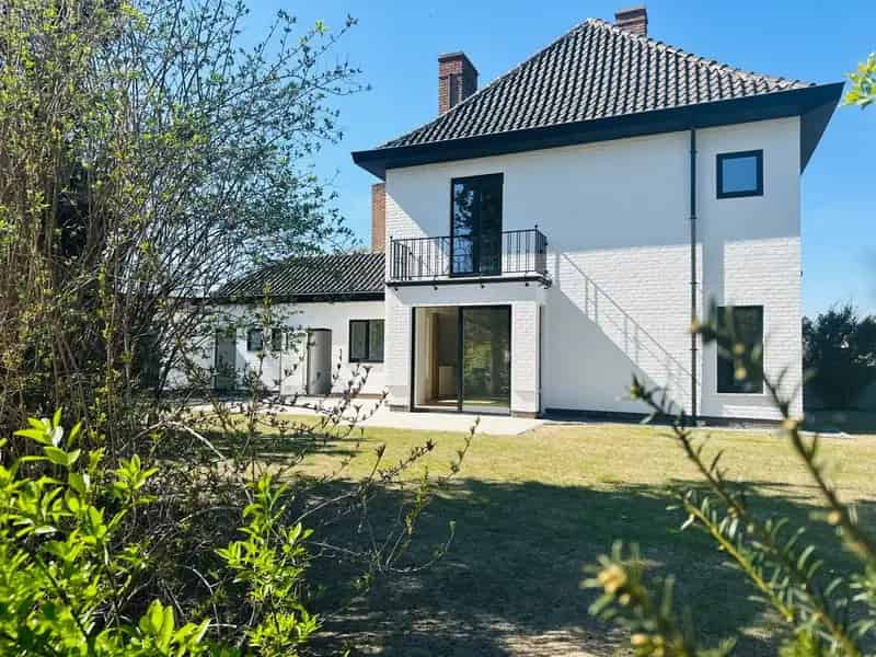 Instapklare, recent gerenoveerde woning op toplocatie in Laarne