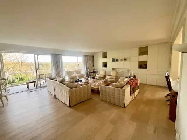 Appartement te koop Ukkel 300m2 gerenoveerd