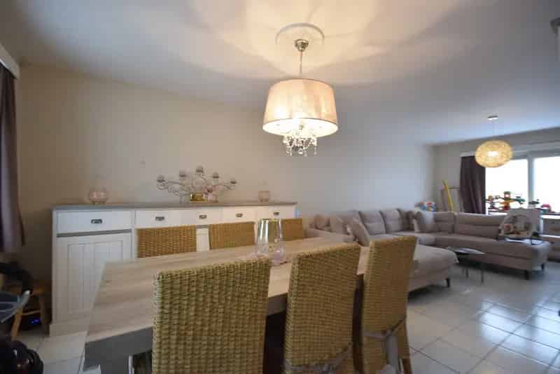 UNIEK GELEGEN WONING ZUIDTUIN GARAGE