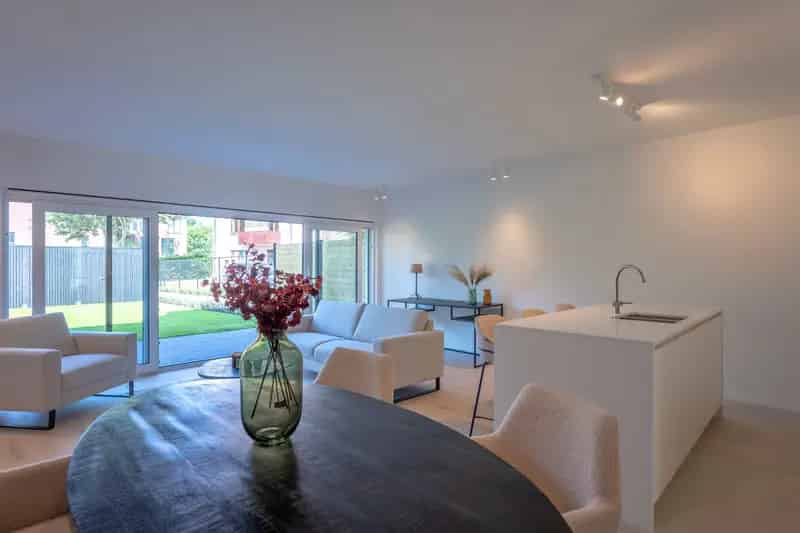 Gelijkvloers Appartement te Koop: 2 Slaapkamers, Energiezuinig, Tuin
