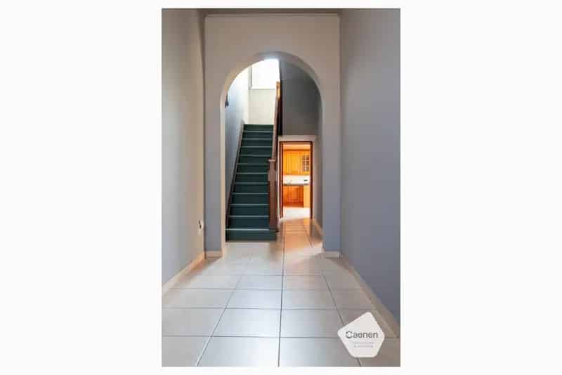 Ruime woning 5 slaapkamers Moerbrugge centrum