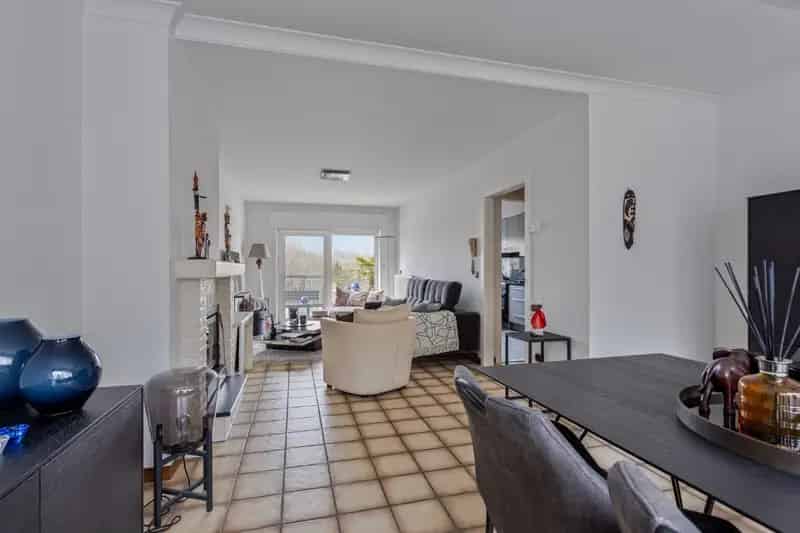 Ruime woning met appartement en werkplaats te Tongeren Sluizen