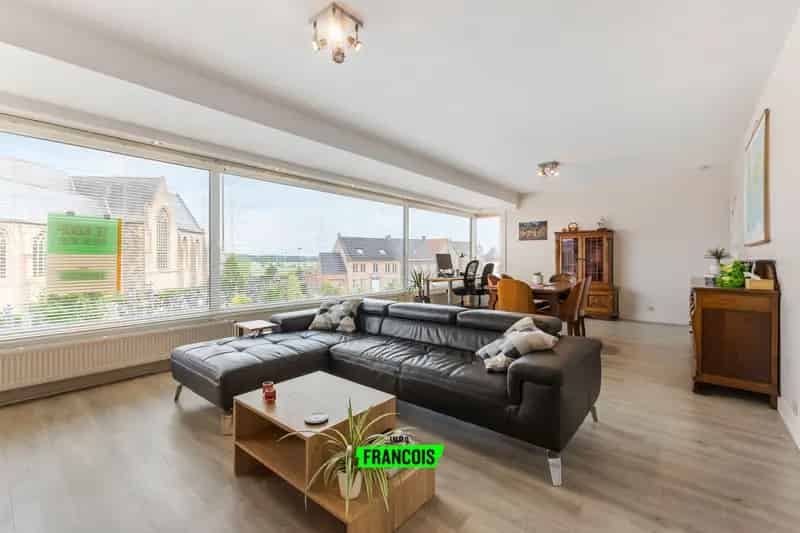 Gerenoveerd Penthouse 130m² Esen 2 slaapkamers ruim terras