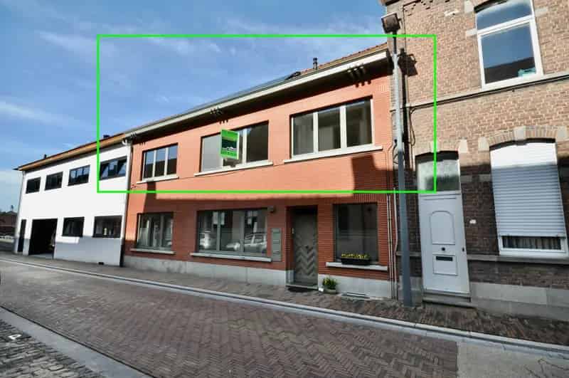 Appartement te koop Berchem centrum: ruim, 2 slaapkamers, terras