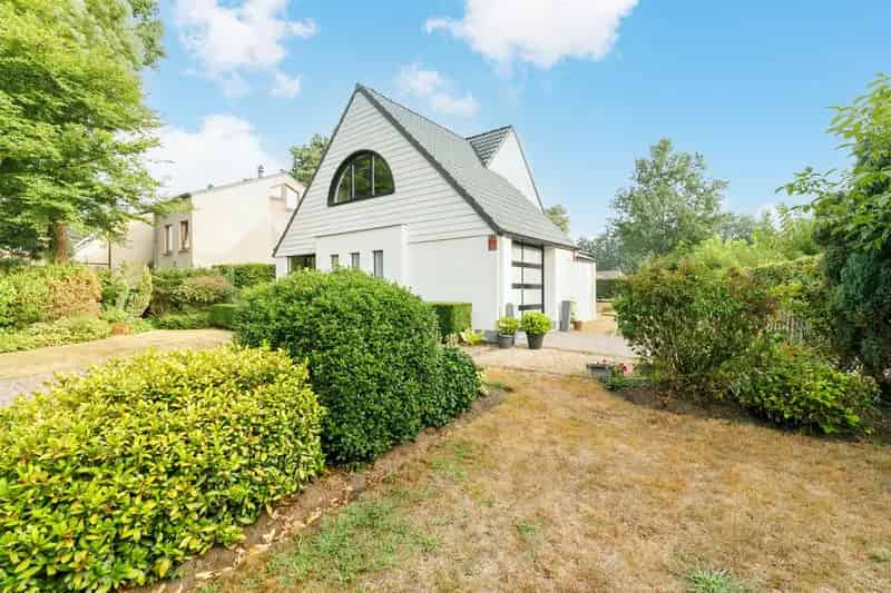 Villa 3 slaapkamers garage tuin rustige wijk