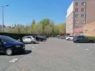 Parking te Huur Sint-Jans-Molenbeek Nabij Metro en Bushalte