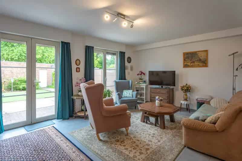 Gelijkvloersappartement met garage te huur