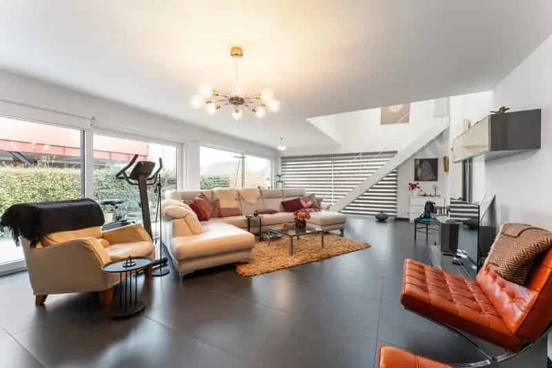 Appartement te huur: Loft-stijl woning nabij zeedijk
