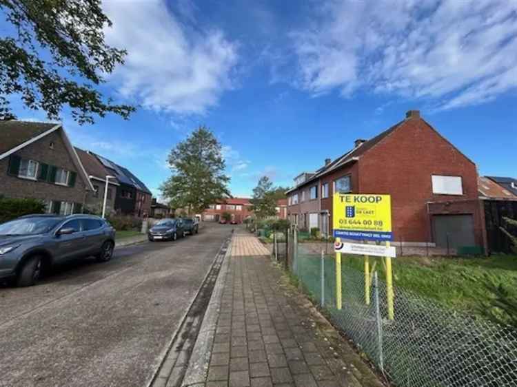 Bouwgrond te koop in Kapellen met toplocatie en tuin