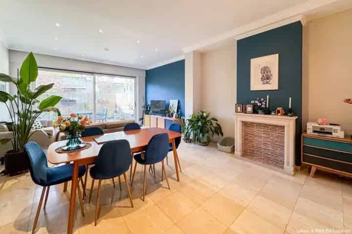 Verhulst 72 UKKEL: 3 Slaapkamers Huis 185m² Terras Nabij Parvis
